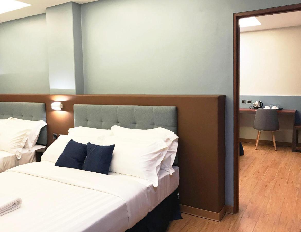 Henia Hotel Dumaguete City Exterior photo