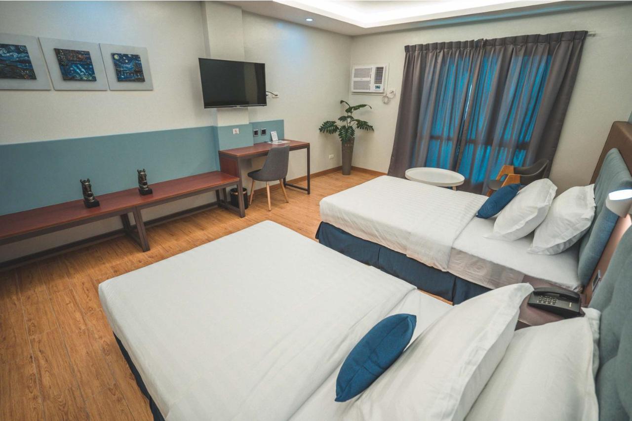Henia Hotel Dumaguete City Exterior photo