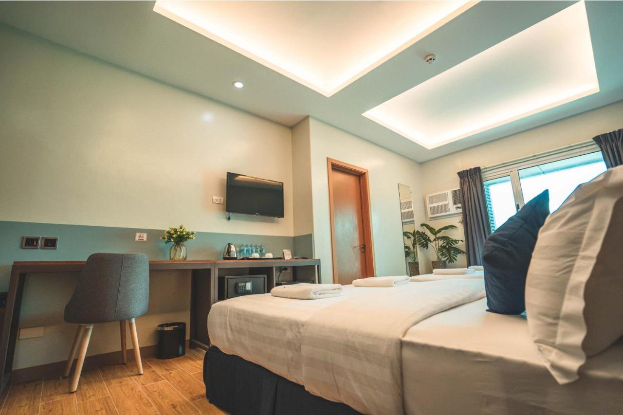 Henia Hotel Dumaguete City Exterior photo